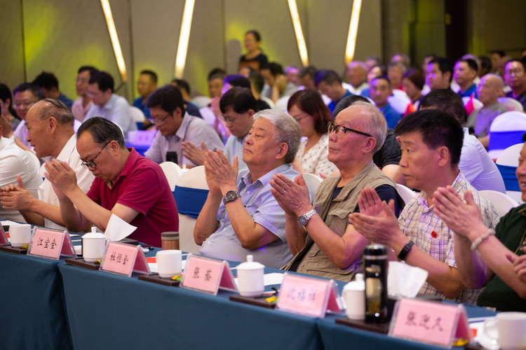 2019年七一党员大会2.jpg